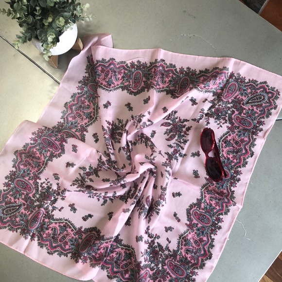 Vintage Accessories - Vintage women’s PALE pink scarf - square- floral